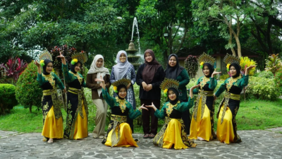 IAI At-Taqwa Menggema di Panggung Nasional: Tari Molong Kopi Antar UKM Kesenian Raih Juara 1